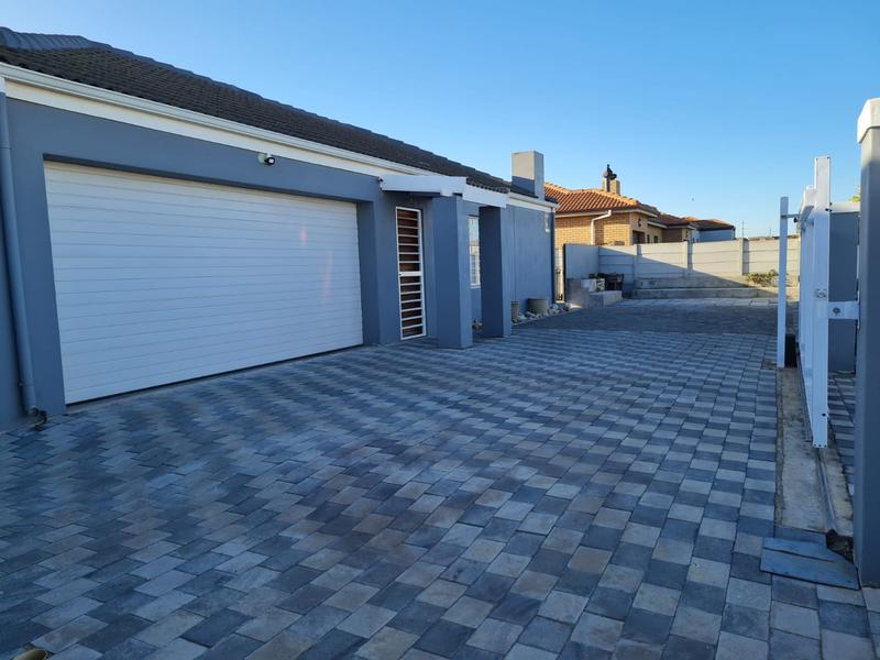 To Let 3 Bedroom Property for Rent in Kraaifontein East Western Cape